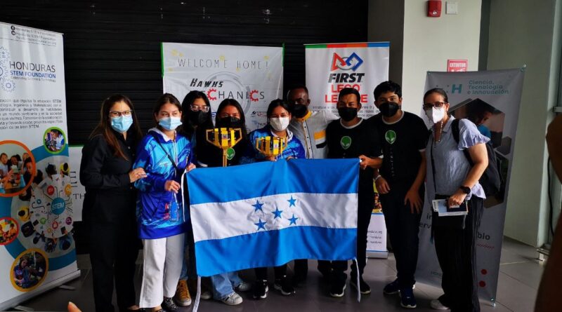 Con un premio regresan a Honduras Estudiantes que participaron en la Competencia Internacional de Robótica en Brasil